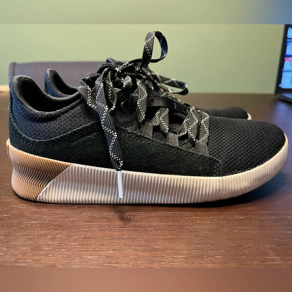Sorel Out and About sneakers. Women’s size 7. - Picture 1 of 8